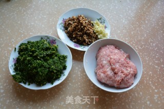 Fried Dumplings Stuffed with Dandelion recipe