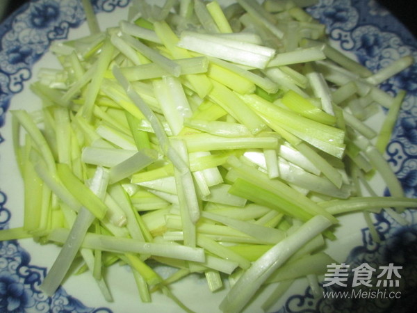 Leek Huang Xiang Dry Fried Noodles recipe