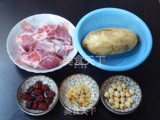 Red Date and Lotus Root Soup recipe