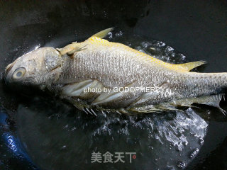 Rich and Peaceful Dry Roasted Yellow Croaker recipe