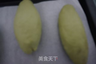 #花样美食# Matcha Honey Bean Bread recipe