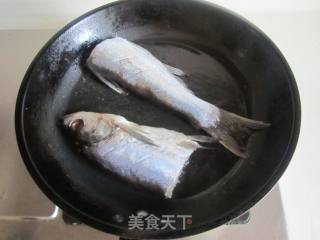 Braised Diaozi Fish in Sauce recipe