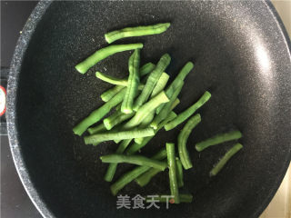 An Alternative Way to Eat Snap Beans-fried and Roasted Snap Beans recipe