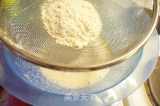 Japanese Matcha White Cupcakes recipe