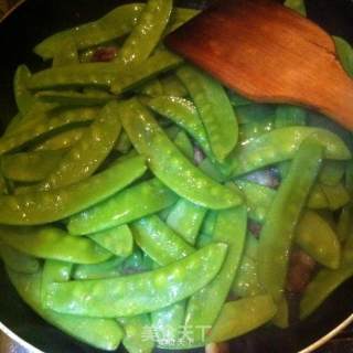 Fried Pork with Snow Pea recipe