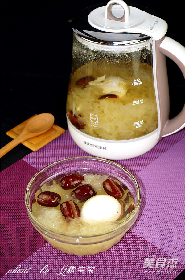 White Fungus, Red Dates and Egg Sweet Soup recipe