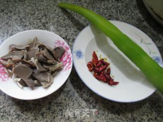 Stir-fried Lettuce with Goose Gizzards recipe