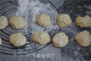 #四session Baking Contest and is Love to Eat Festival#purple Sweet Potato and Red Bean Roll Bread Flower recipe