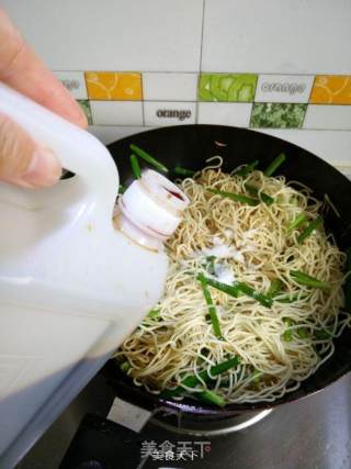 Fried Noodles with Bamboo Shoots and Sliced Pork recipe