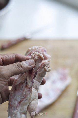 Golden Needle Stewed Trotter recipe