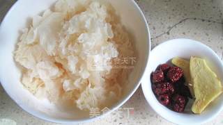 Autumn Health Soup-white Fungus Chicken Soup recipe