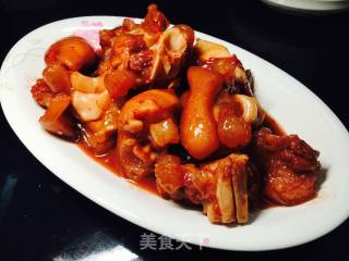 Braised Pig's Trotters with Red Glutinous Rice recipe