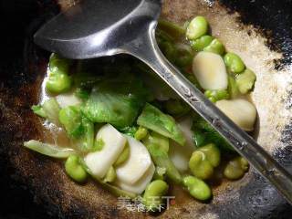 Stir-fried Rice Cake with Lettuce and Broad Beans recipe