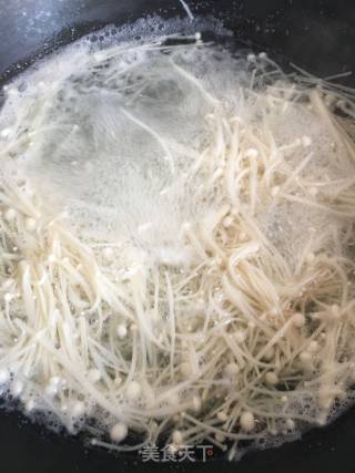 Enoki Mushroom Mixed with Chicken Breast recipe