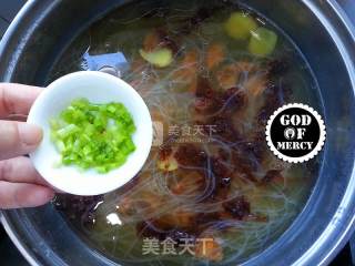 Seaweed and Scallop Pork Soup recipe