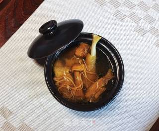 Stewed Chicken Soup with Cordyceps Flower Agaricus recipe