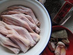 Spicy Duck Feet recipe