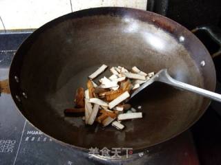 Garland Chrysanthemum Fragrant Dry Stir-fry recipe