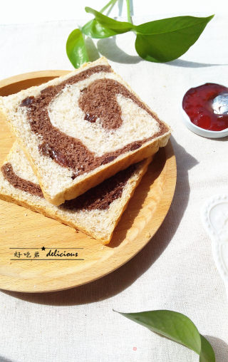 #四节 Baking Competition And是爱吃节# Whole Wheat Cocoa Two-color Toast recipe