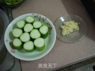 Steamed Loofah with Garlic recipe