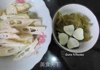 Sauerkraut and Bitter Bamboo Shoot Soup recipe