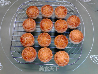 Bean Paste Leg Mooncakes recipe