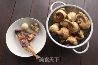 [guangdong] Braised Duck Legs with Ci Mushroom recipe