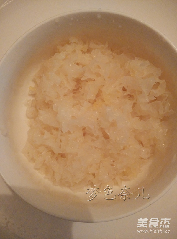 Fresh Milk White Fungus Papaya recipe