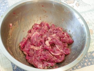 Fried Beef Tenderloin with Onions recipe