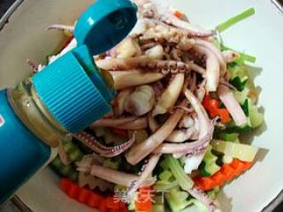 Refreshing Small Cold Dish---------【squid Mixed with Scallion Oil and Seasonal Vegetables】 recipe