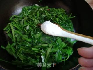 One Dish and Two Water Spinach recipe