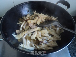 [pickled Pepper and Pickled Vegetable Bamboo Shoots] recipe