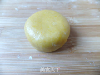 Beautiful Pumpkin Bean Paste Mooncakes recipe