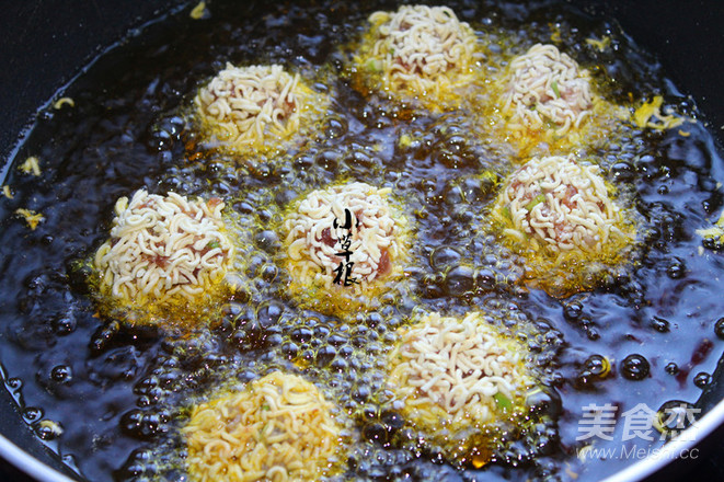 Children's Favorite Salad Crispy Noodle Meatballs#丘比撒酱# recipe