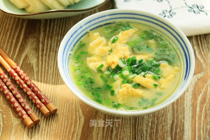 Green Garlic Sprouts and Egg Soup recipe