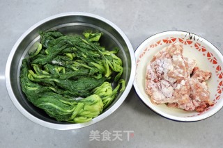 Small Cabbage Steamed Bun with Minced Pork recipe