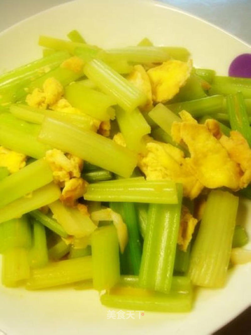 Scrambled Eggs with Celery recipe