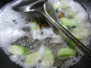 Loofah and Clam Soup recipe