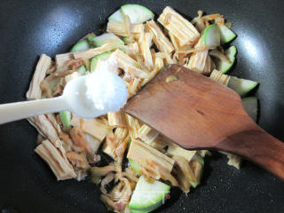 Fried Mustard and Zucchini with Yuba recipe