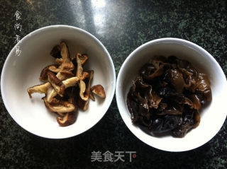 Steamed Chicken with Mushrooms and Fungus recipe