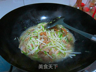 Yucui Shredded Pork with Stropharia recipe