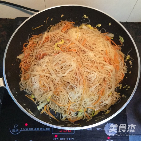 Stir-fried Rice Noodles with Vegetables recipe