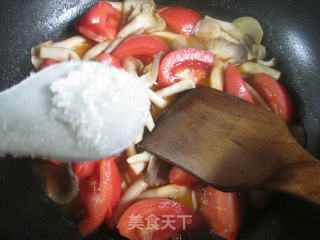 Stir-fried Tomato with Xiuzhen Mushroom recipe