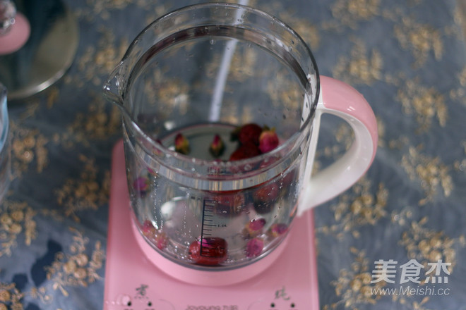 Rose Red Date Tea recipe