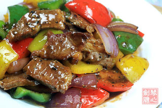 Stir-fried Sirloin Beef with Bell Pepper and Black Pepper recipe