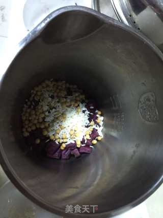 Purple Sweet Potato Soy Milk Soup recipe