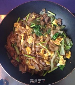 Beef Stir-fried Rice Noodles recipe