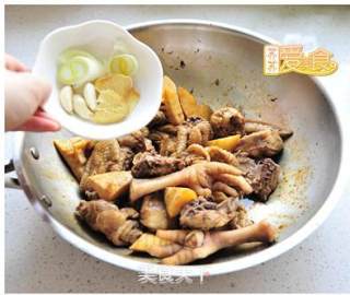 Teach You to Stew Nutritious and Delicious Chicken Nuggets-fresh Spring Bamboo Shoots and Sharp Stewed Chicken recipe