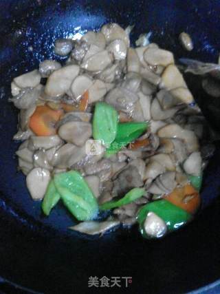 Stir-fried Pork Belly with Coprinus Mushroom recipe