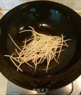 Stir-fried Niuhe recipe